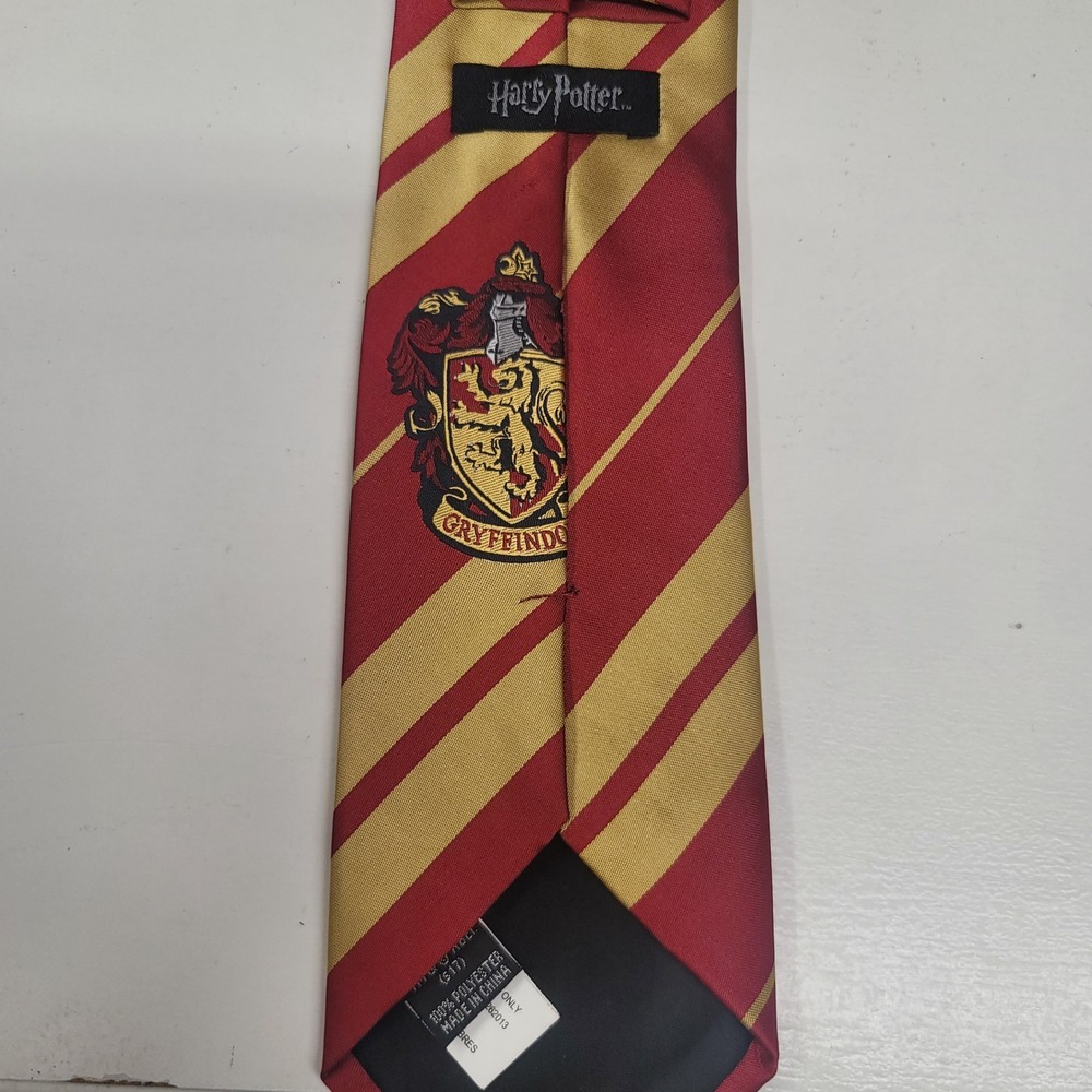 Harry Potter‎ Gryffindor Crest Necktie Red Gold Stripes Polyester - Picture 3 of 4